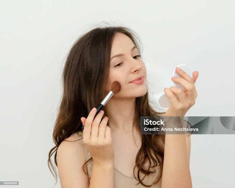 7 Tips Makeup Natural agar Wajah Tampak Fresh dan Glowing Seharian